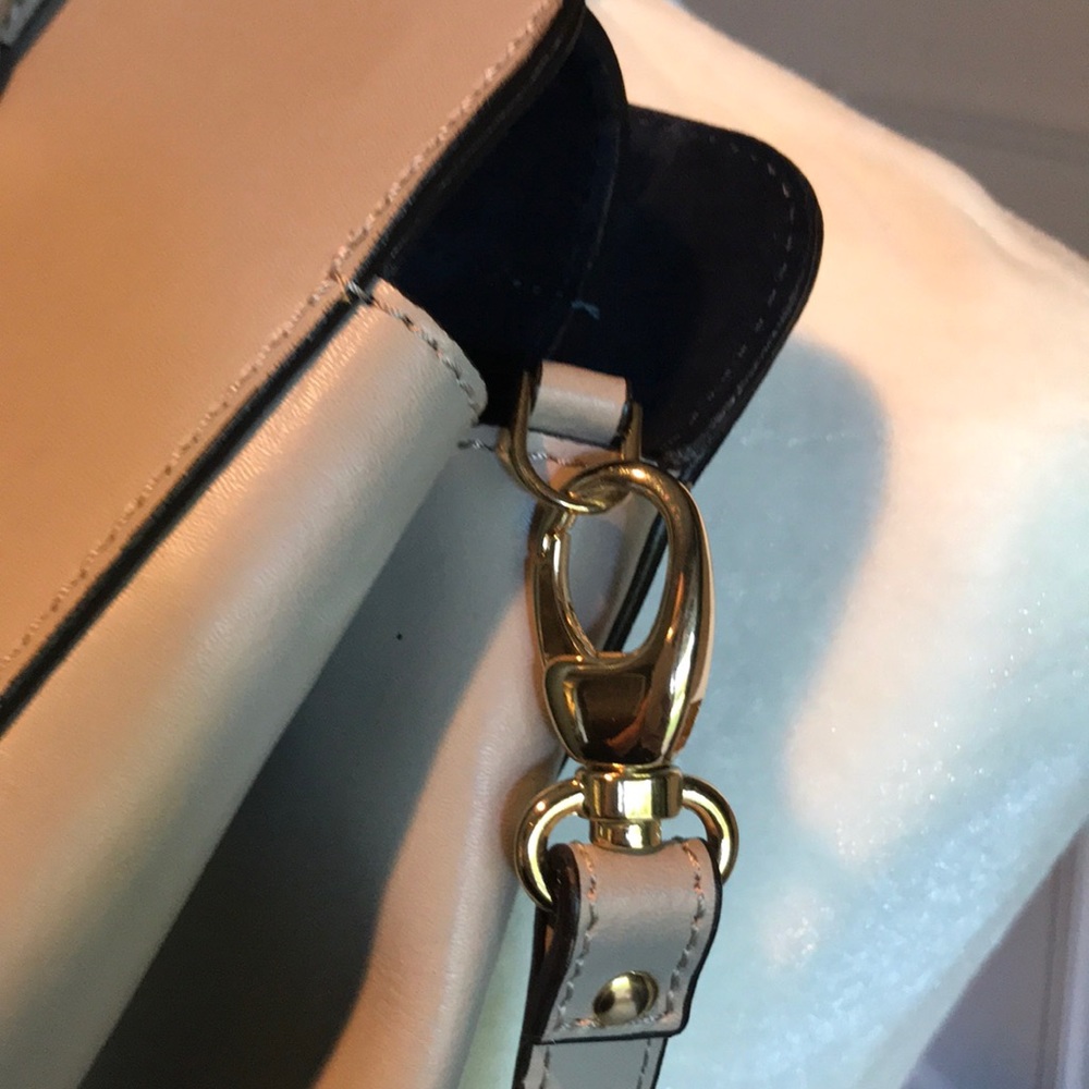 Structured Handbag - Picture 2 of 4